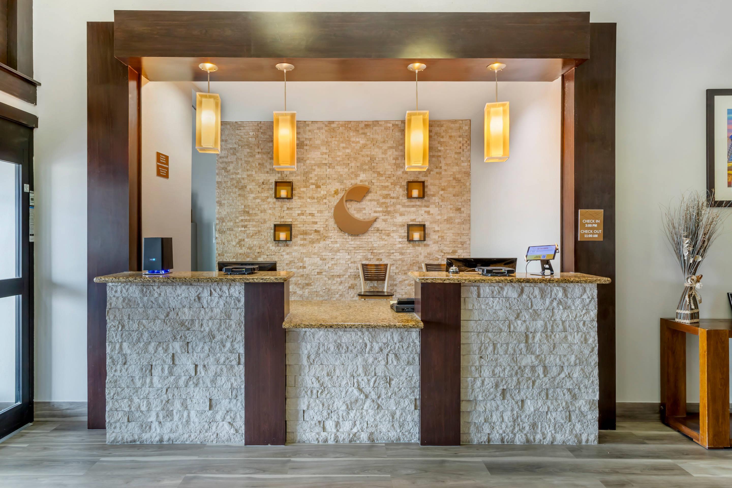 Front desk | Comfort Inn & Suites FM1960-Champions