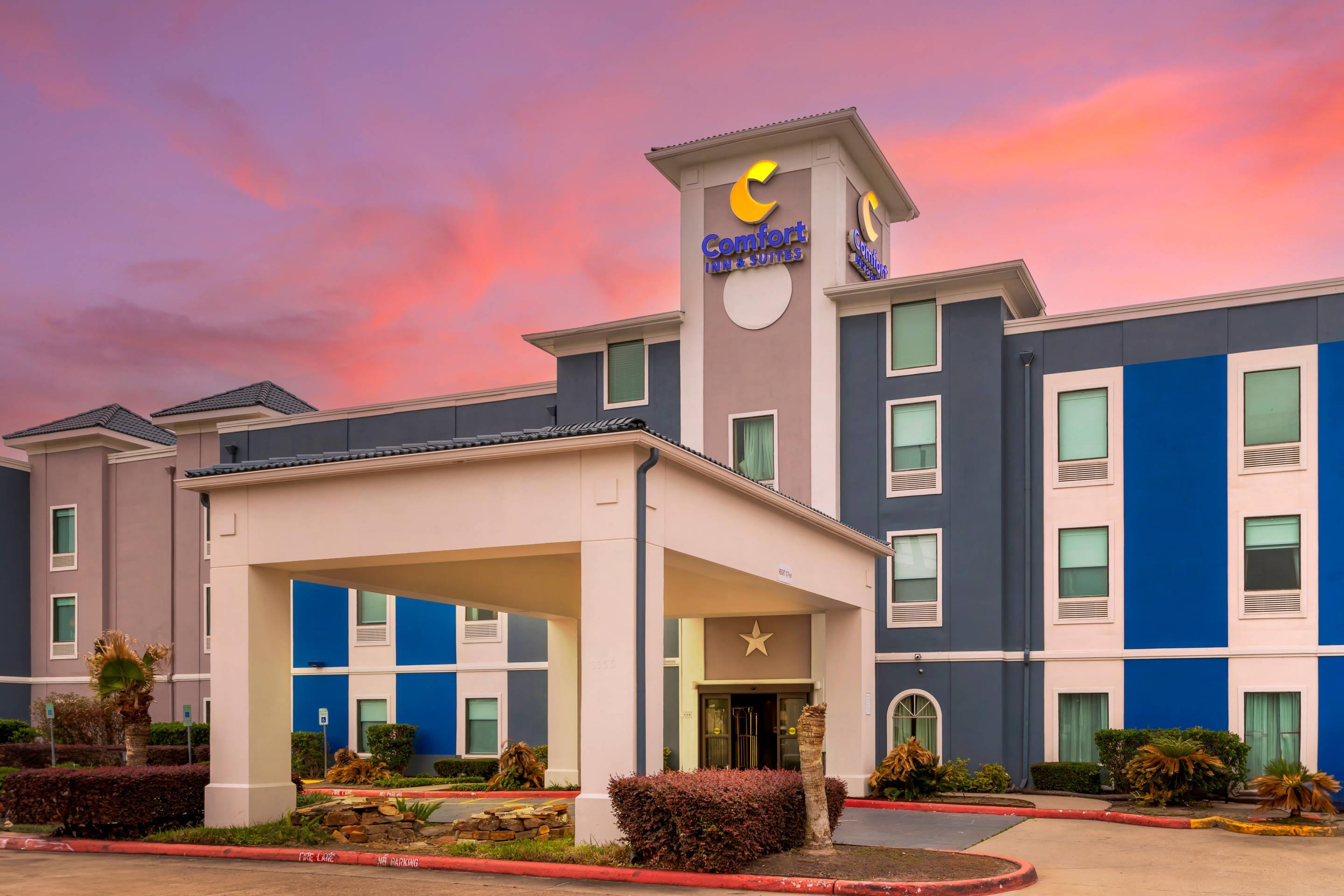 Twilight | Comfort Inn & Suites FM1960-Champions