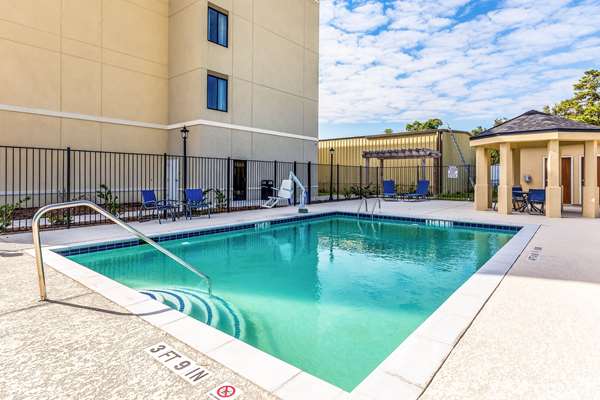 Pool - Comfort Suites Channelview - I-10, Exit 783