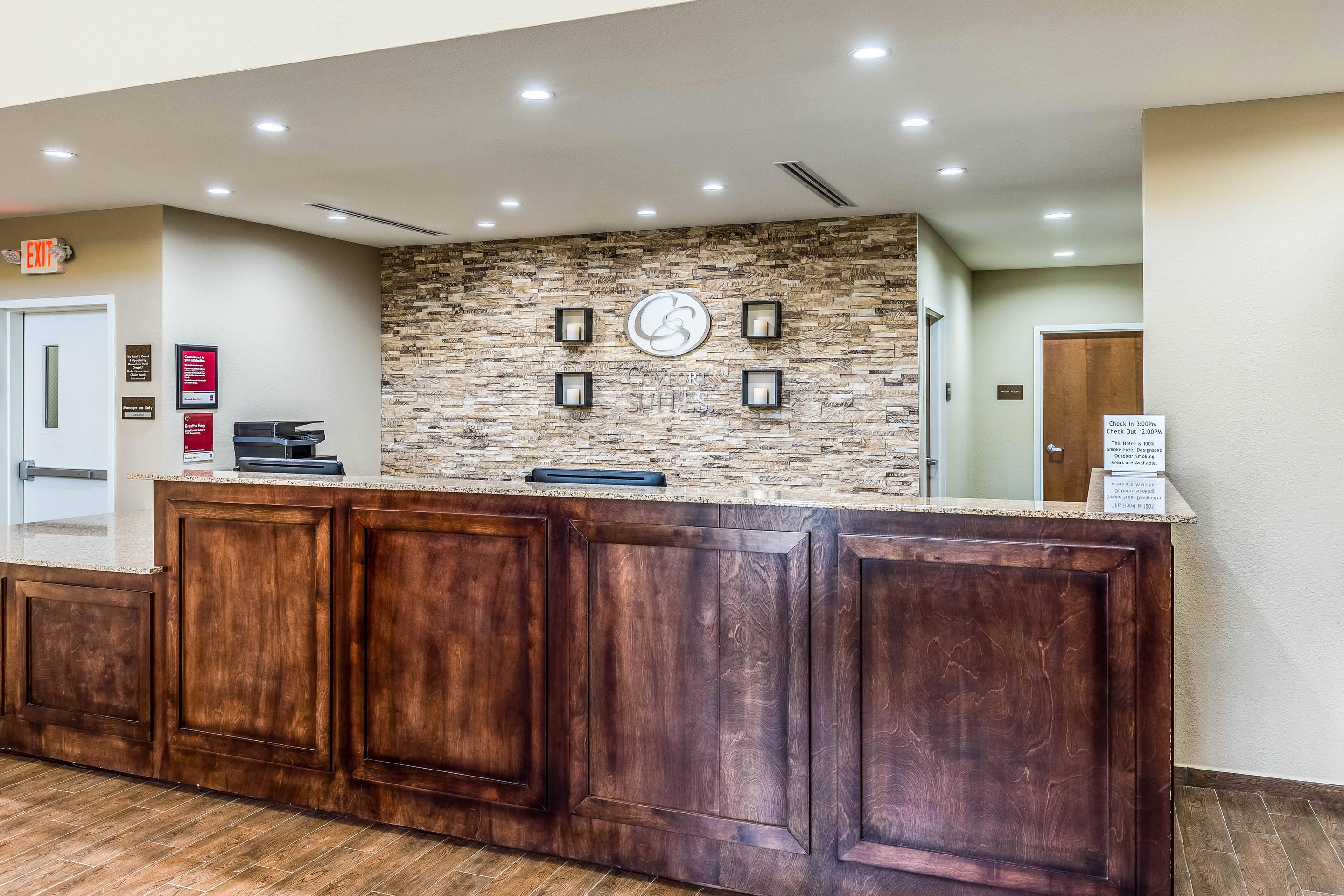 Hotel lobby | Comfort Suites