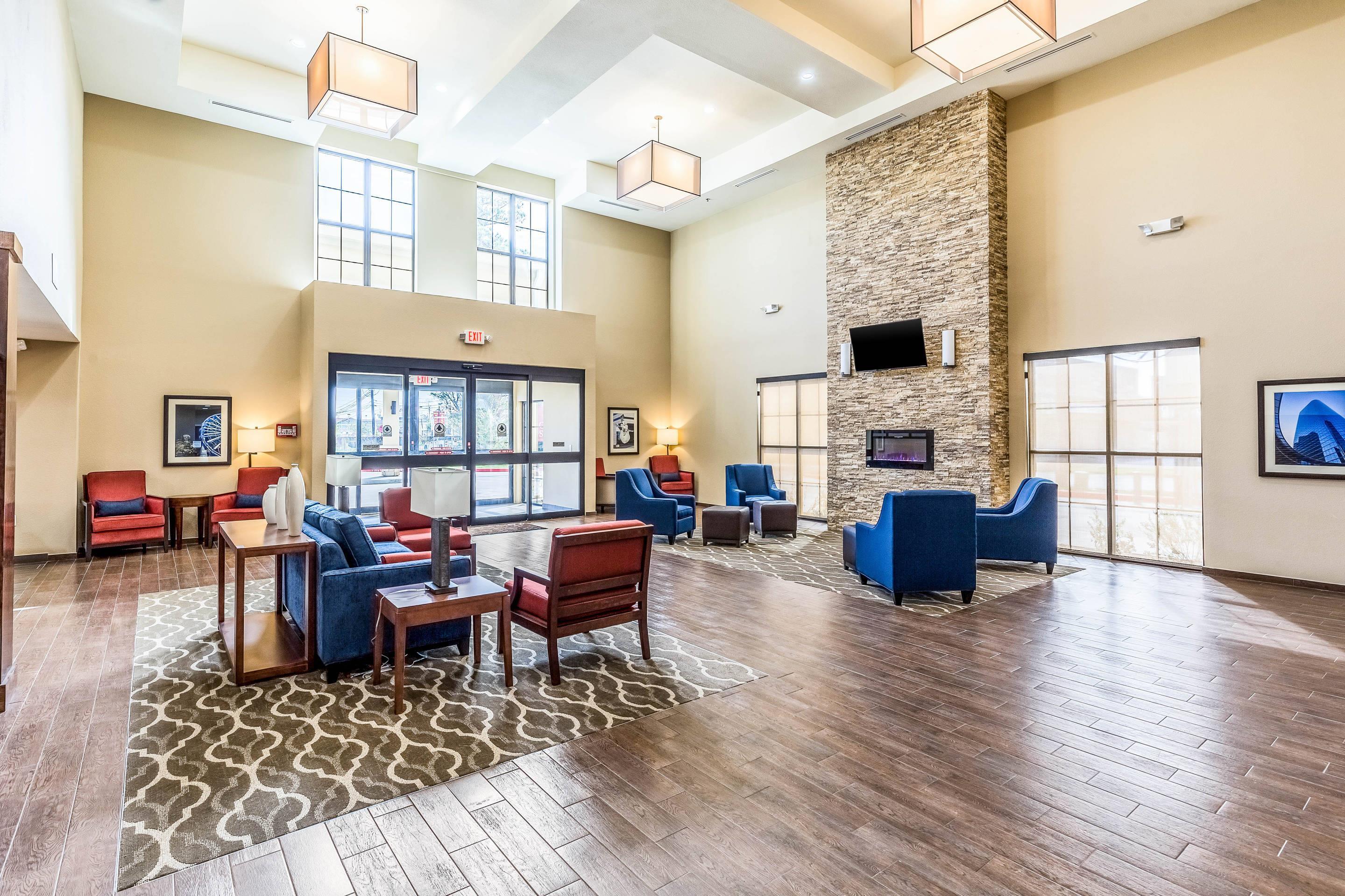 Hotel lobby | Comfort Suites