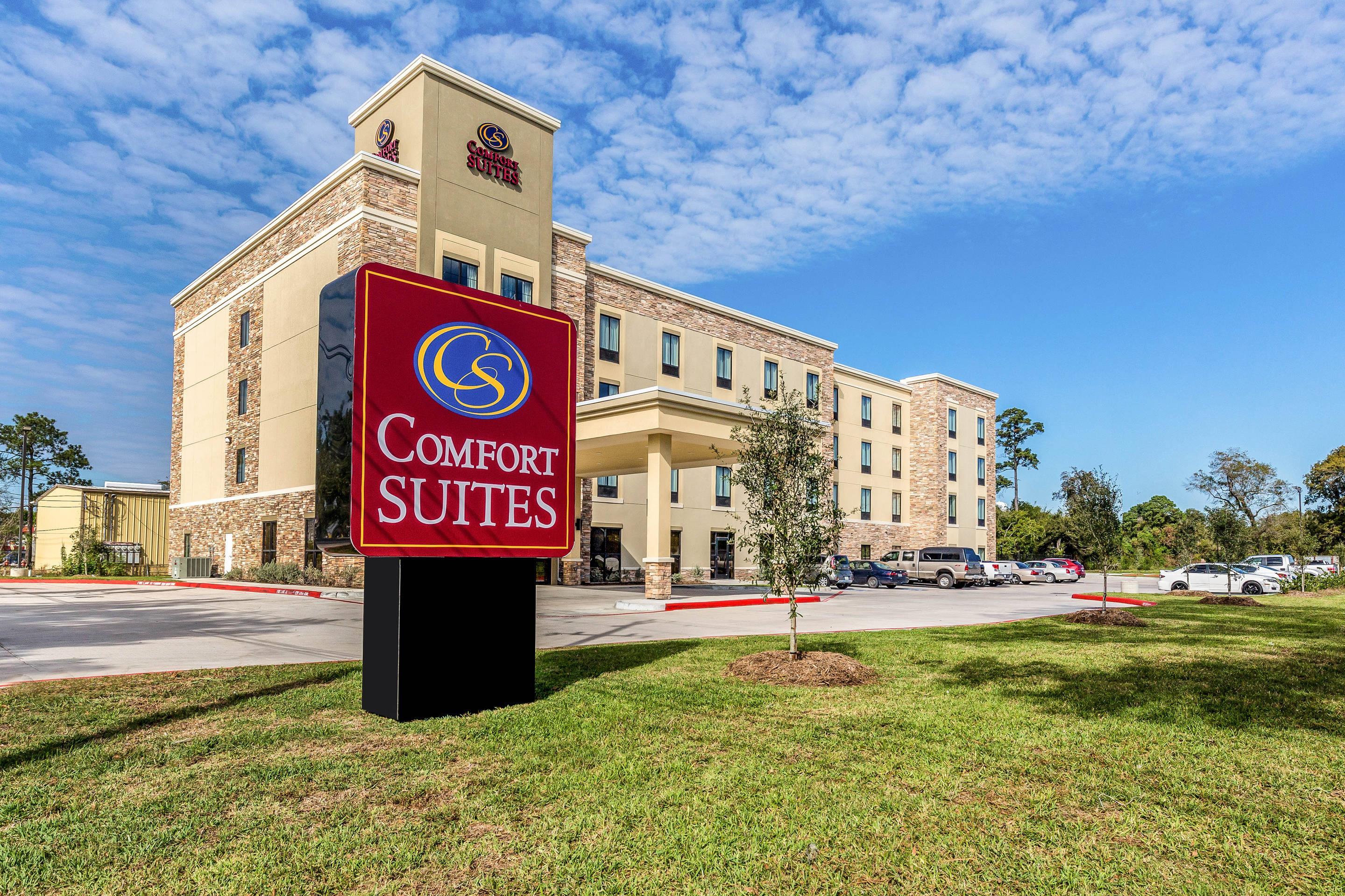 Hotel exterior | Comfort Suites
