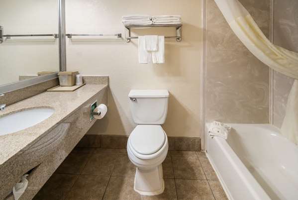  - Quality Inn & Suites Granbury