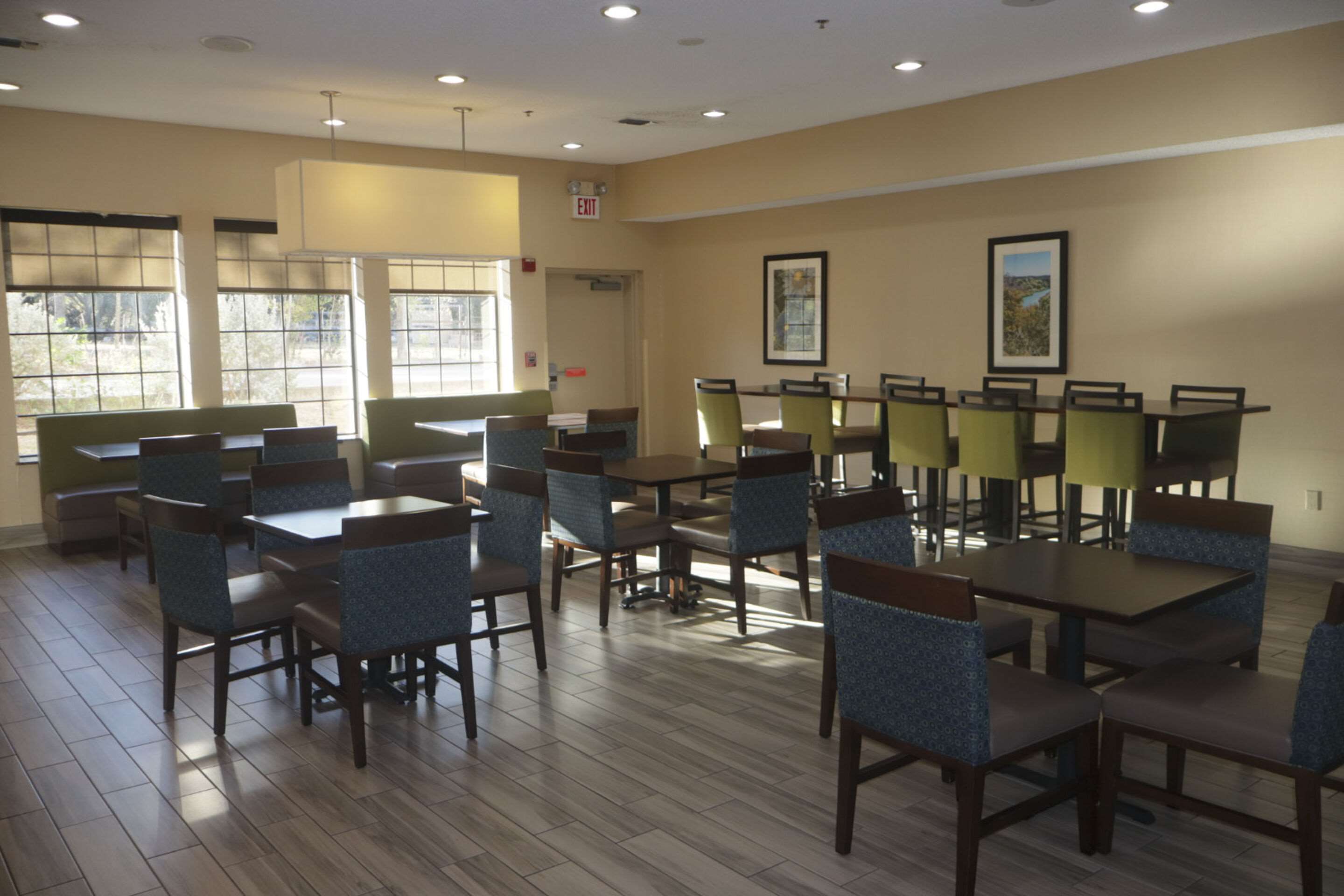 Breakfast area