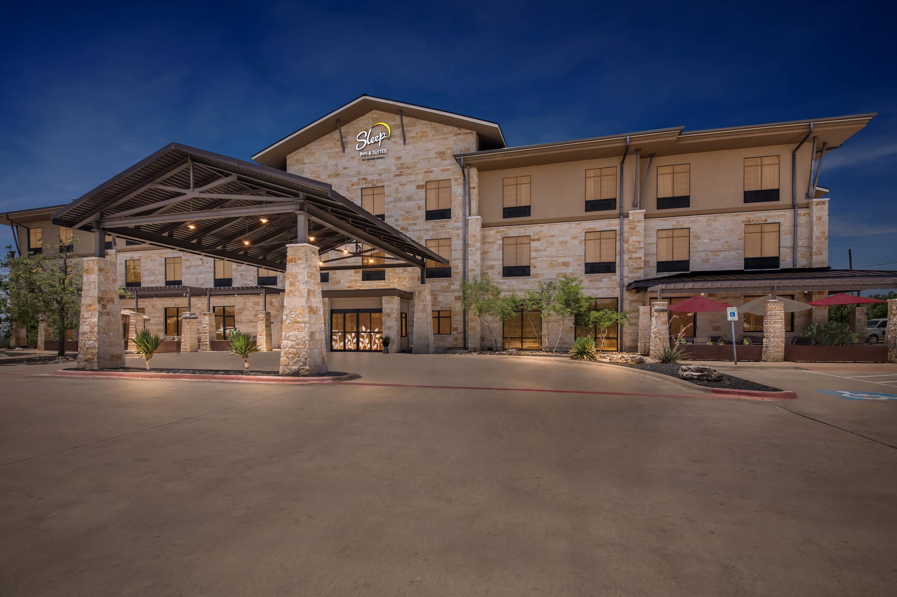Hotel at night | Sleep Inn & Suites