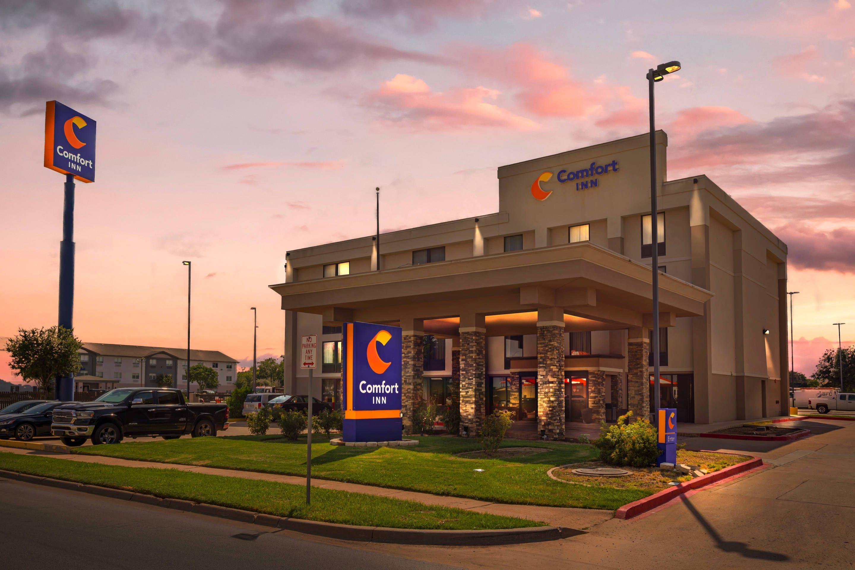 Twilight | Comfort Inn Wichita Falls North