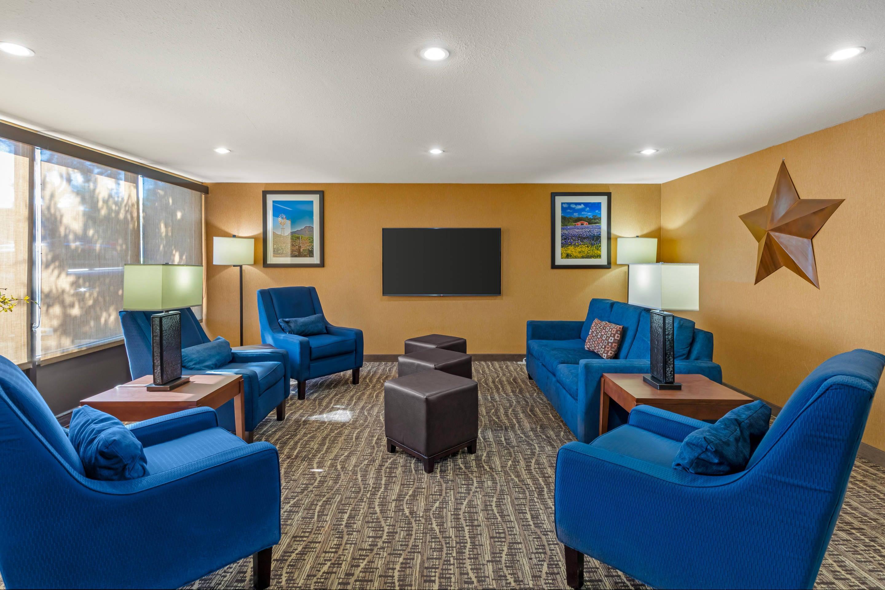 Hotel lobby | Comfort Inn Wichita Falls North