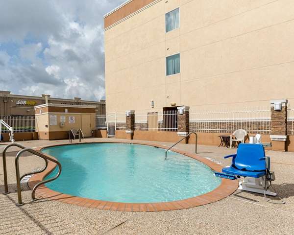 Pool - Comfort Suites at Katy Mills - I-10, Exit 741