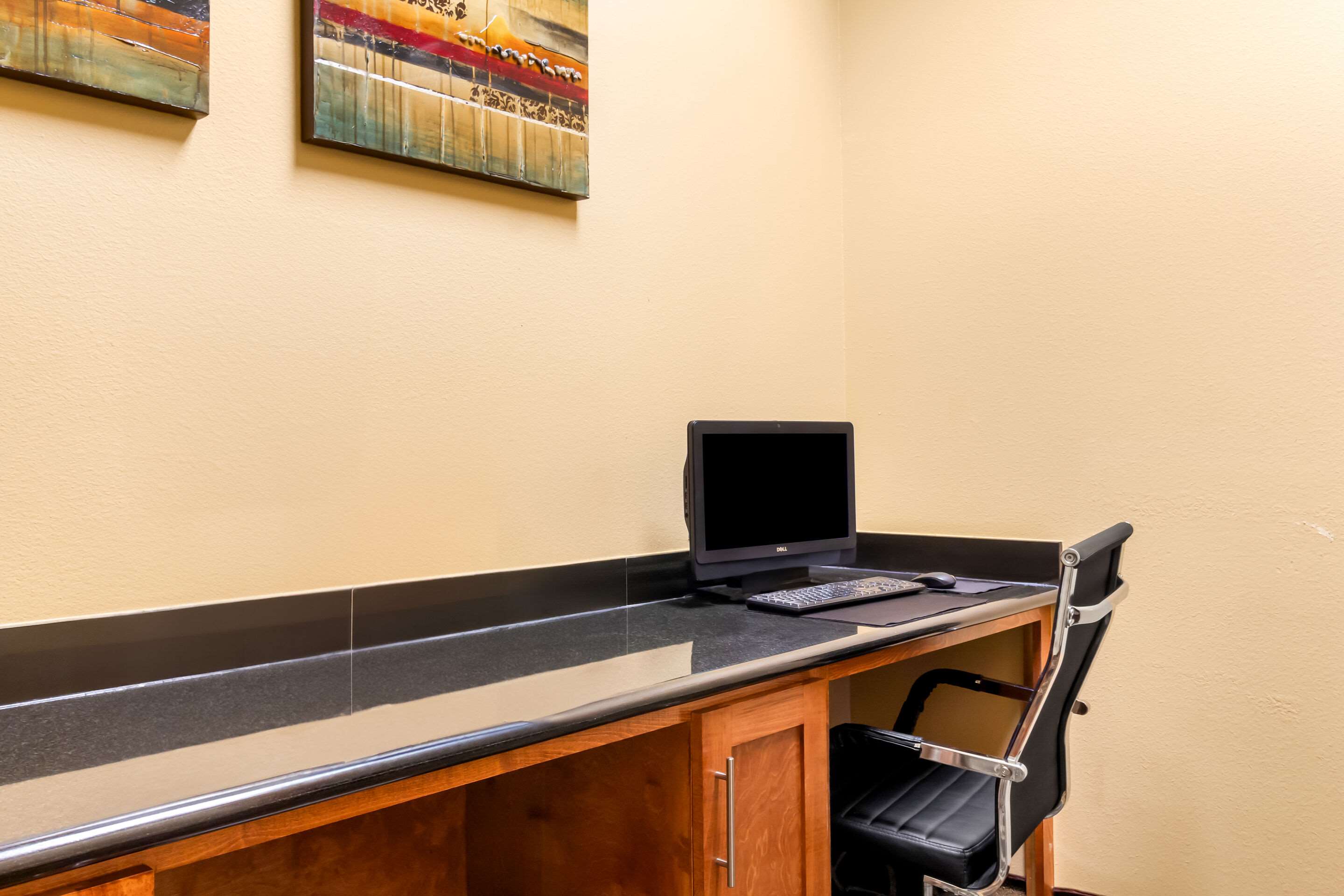 Business center | Comfort Suites at Katy Mills