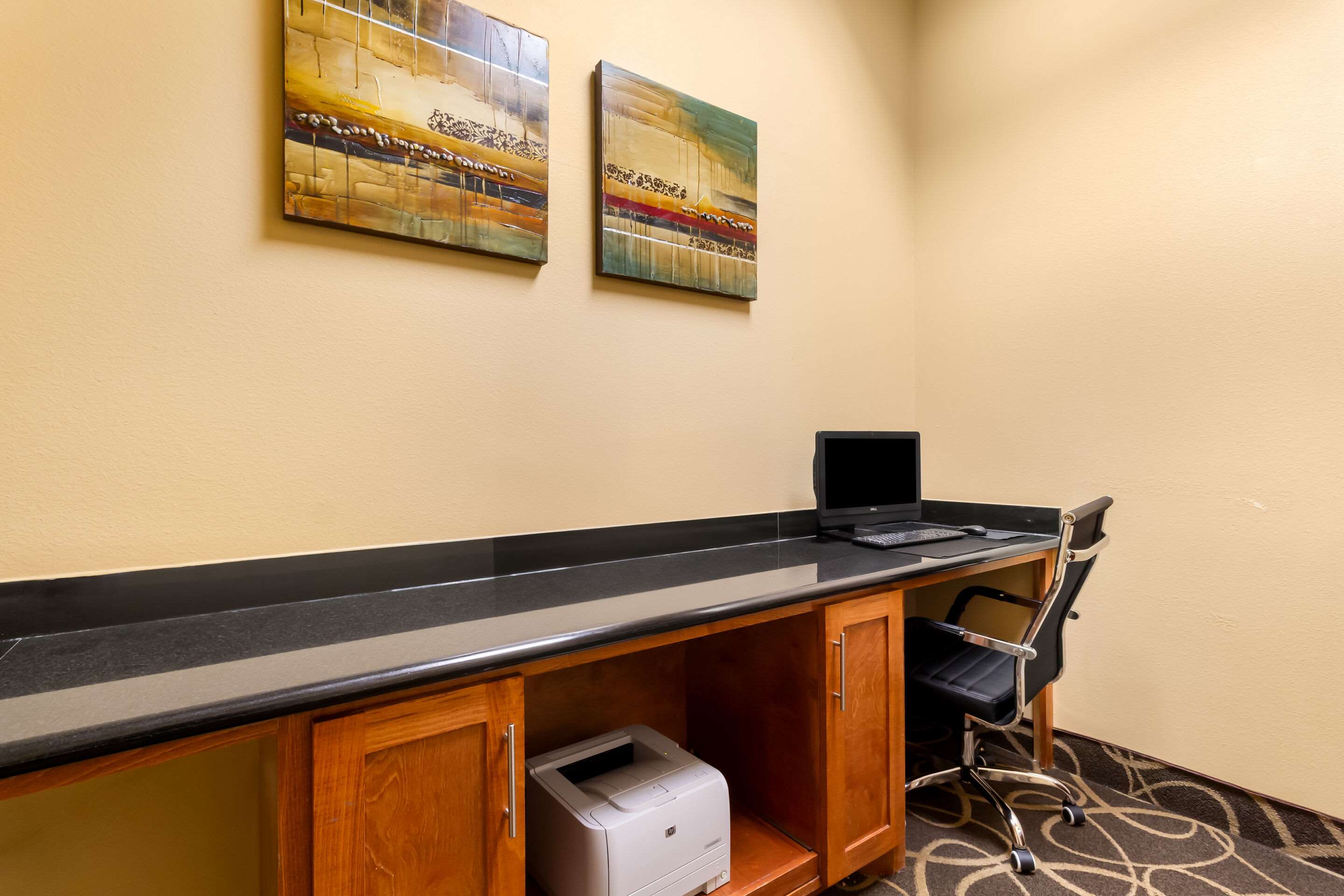 Business center | Comfort Suites at Katy Mills