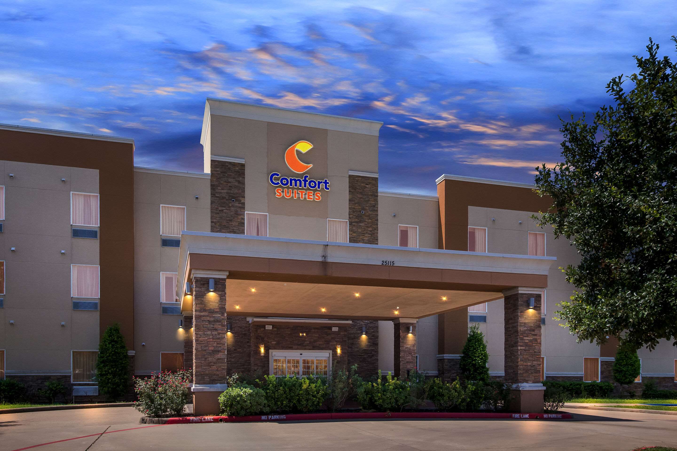 Twilight | Comfort Suites at Katy Mills