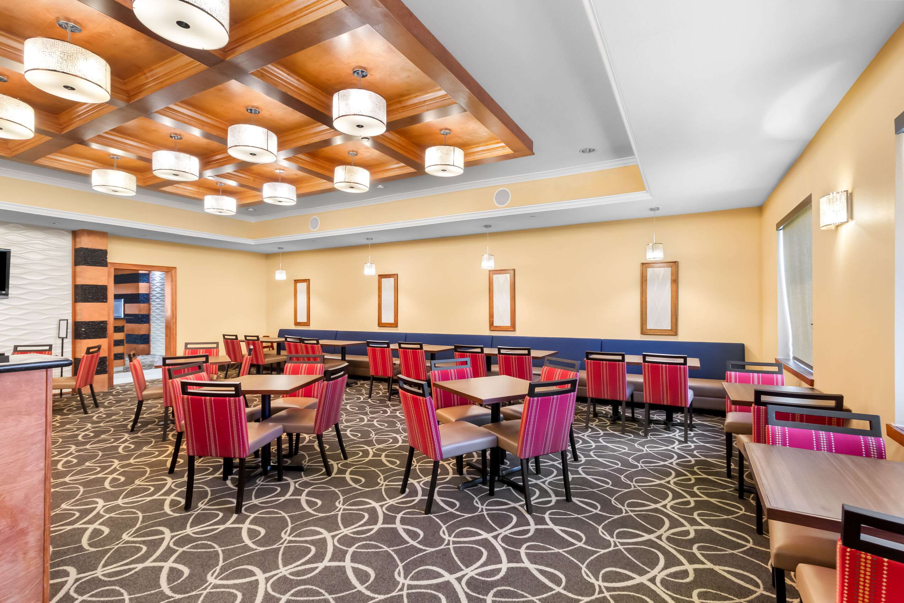 Breakfast area | Comfort Suites at Katy Mills