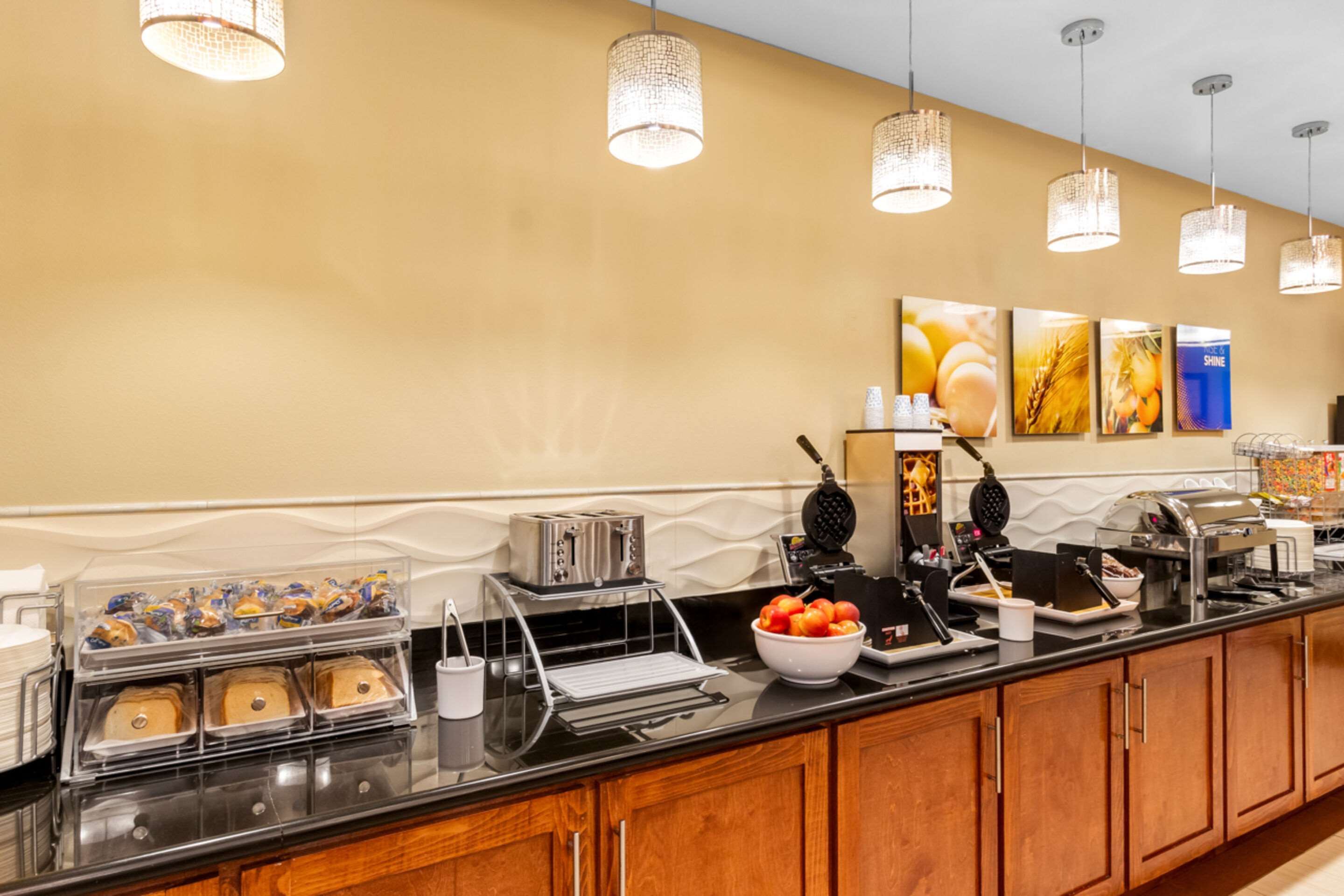 Breakfast area | Comfort Suites at Katy Mills