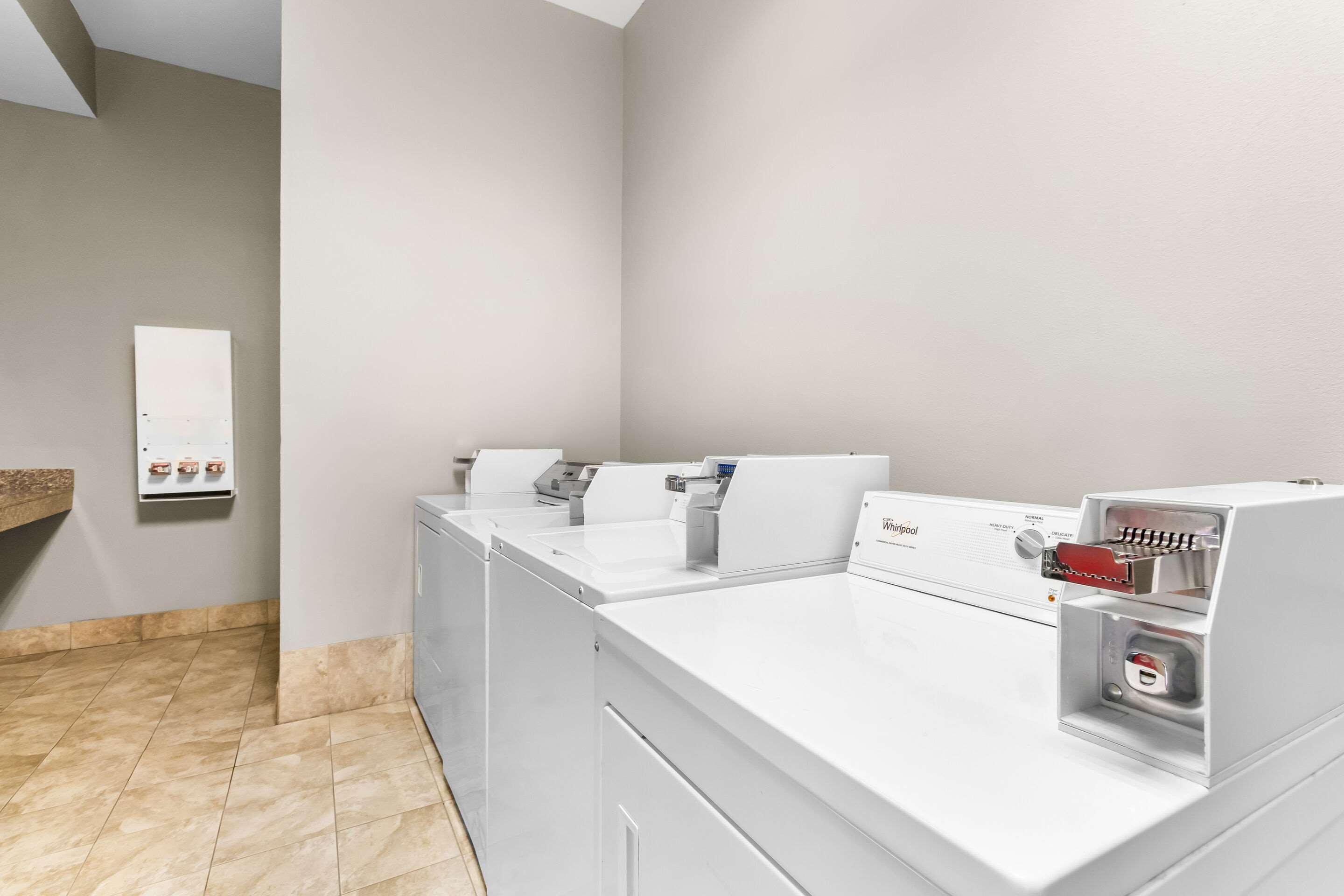 Guest laundry facilities | Comfort Suites at Katy Mills
