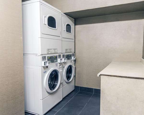 Amenities - Comfort Inn & Suites Airport El Paso - I-10, Exit 25