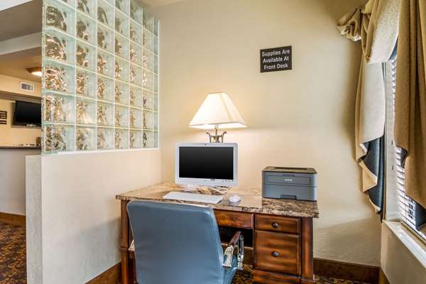 Conference Area - Quality Suites San Antonio