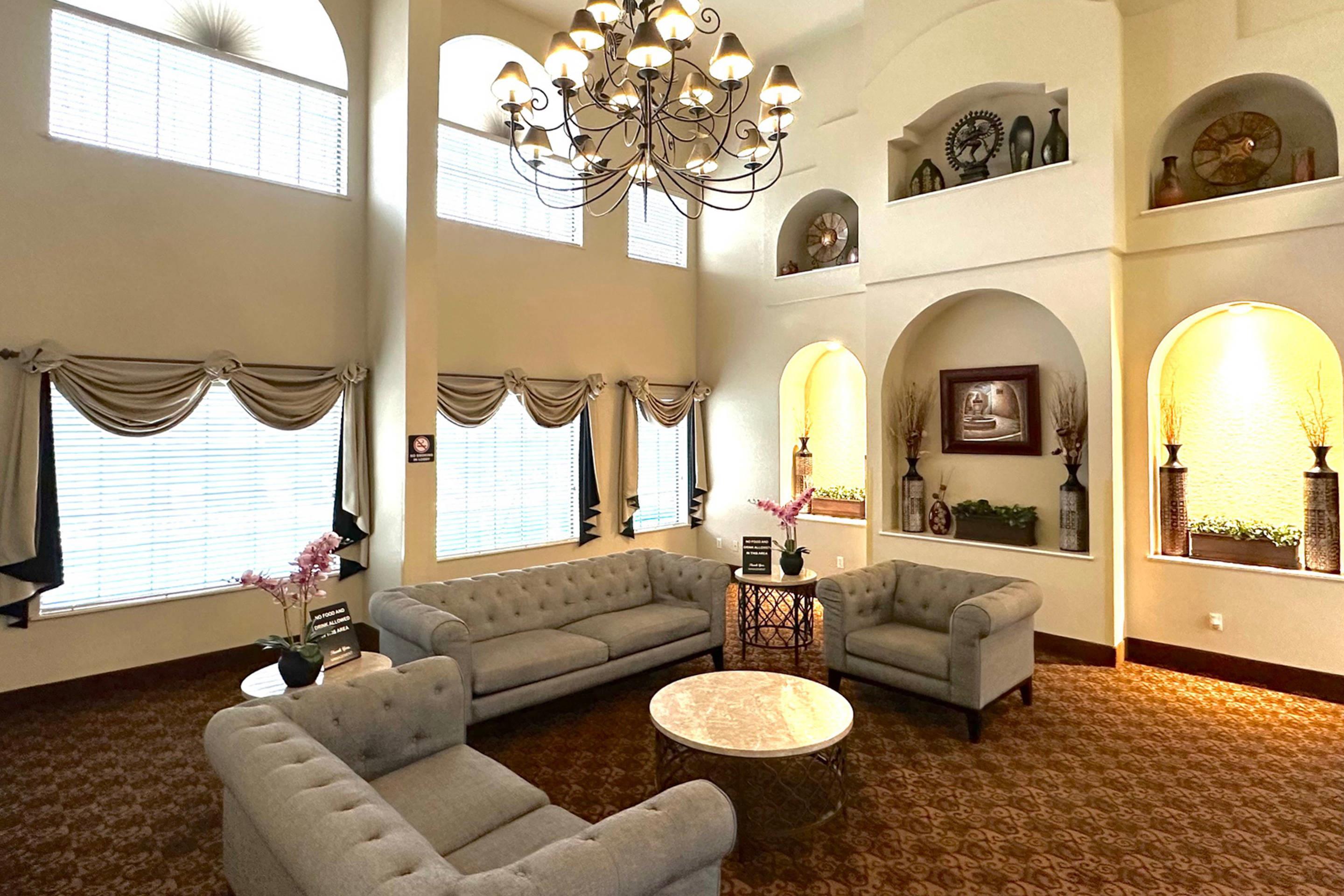 Hotel lobby | Quality Suites San Antonio