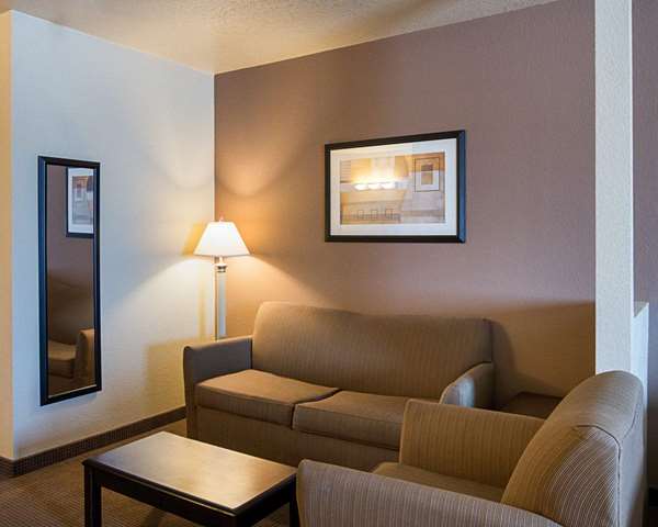 Suite - Comfort Inn Stanton - I-20, Exit 156