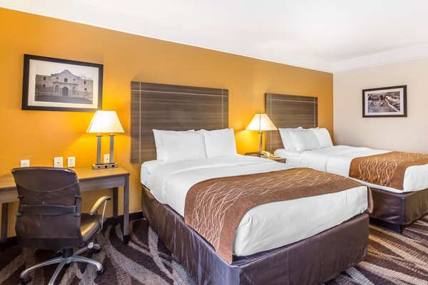  - Comfort Inn I-10 East San Antonio - I-10, Exit 583