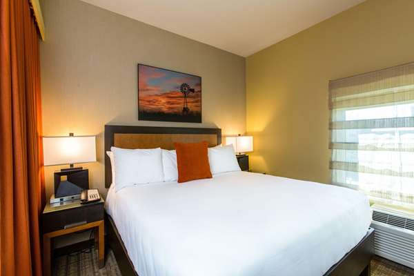 Suite - Cambria Hotel Plano