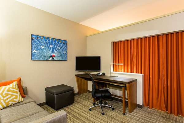 Suite - Cambria Hotel Plano