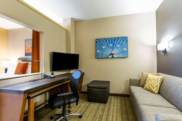 Suite - Cambria Hotel Plano