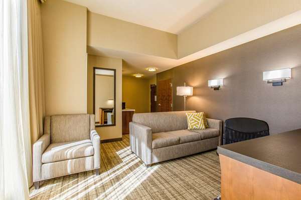 Suite - Cambria Hotel Plano