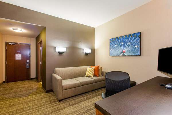 Suite - Cambria Hotel Plano