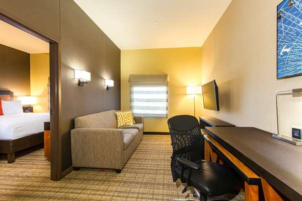 Suite - Cambria Hotel Plano
