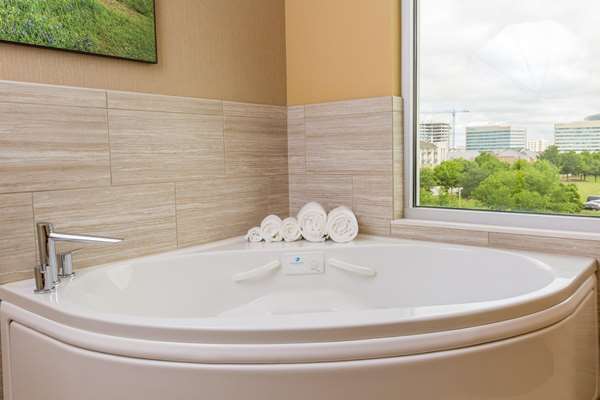 Suite - Cambria Hotel Plano