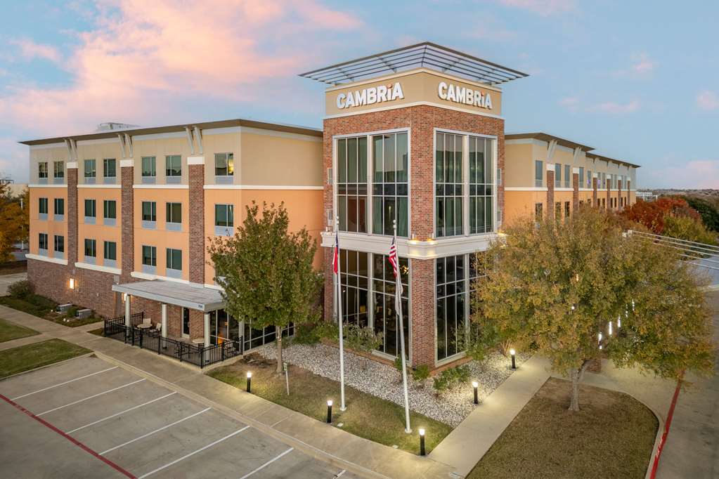 Cambria hotel & suites Plano - Frisco