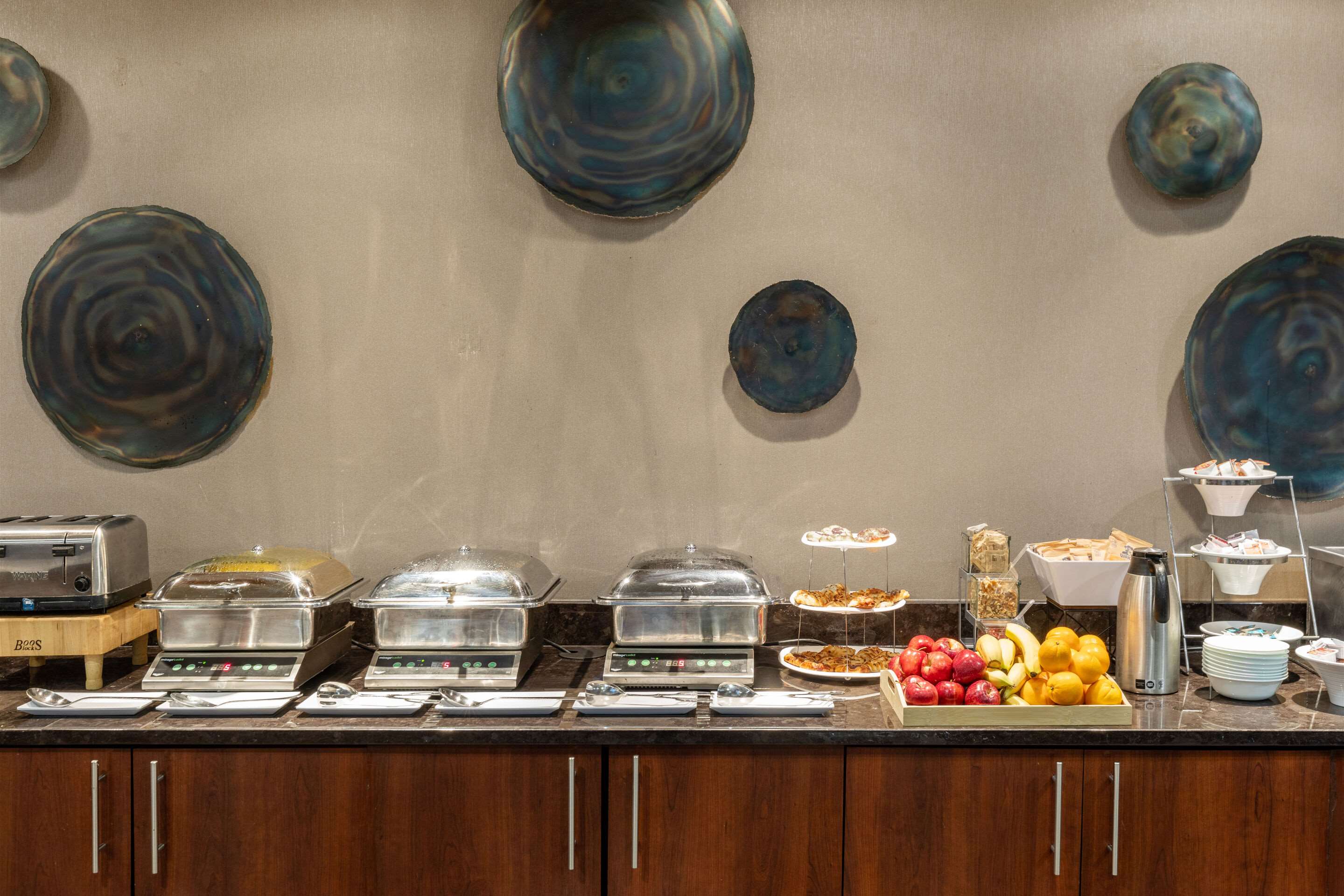 Breakfast area | Cambria Hotel Plano Frisco