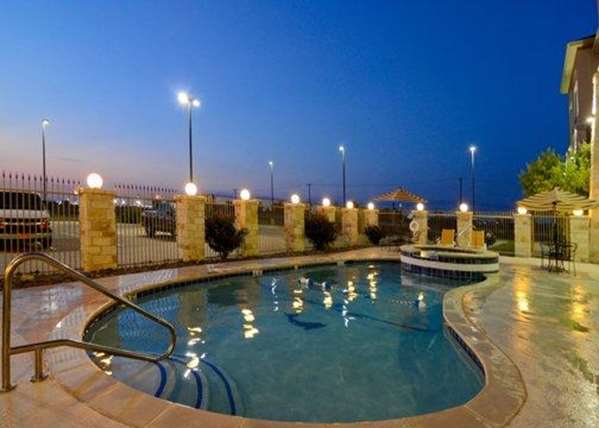 Pool - Comfort Inn & Suites Alvarado