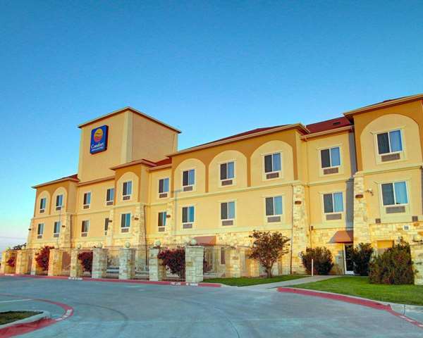 Exterior view - Comfort Inn & Suites Alvarado