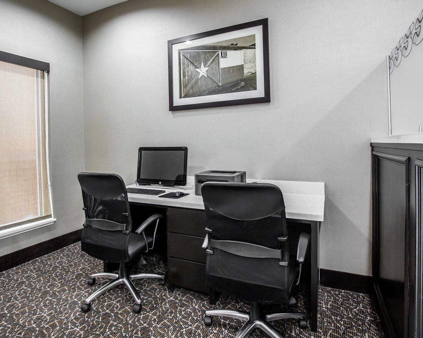 Business room with work space | Comfort Suites Northwest - Cy - Fair