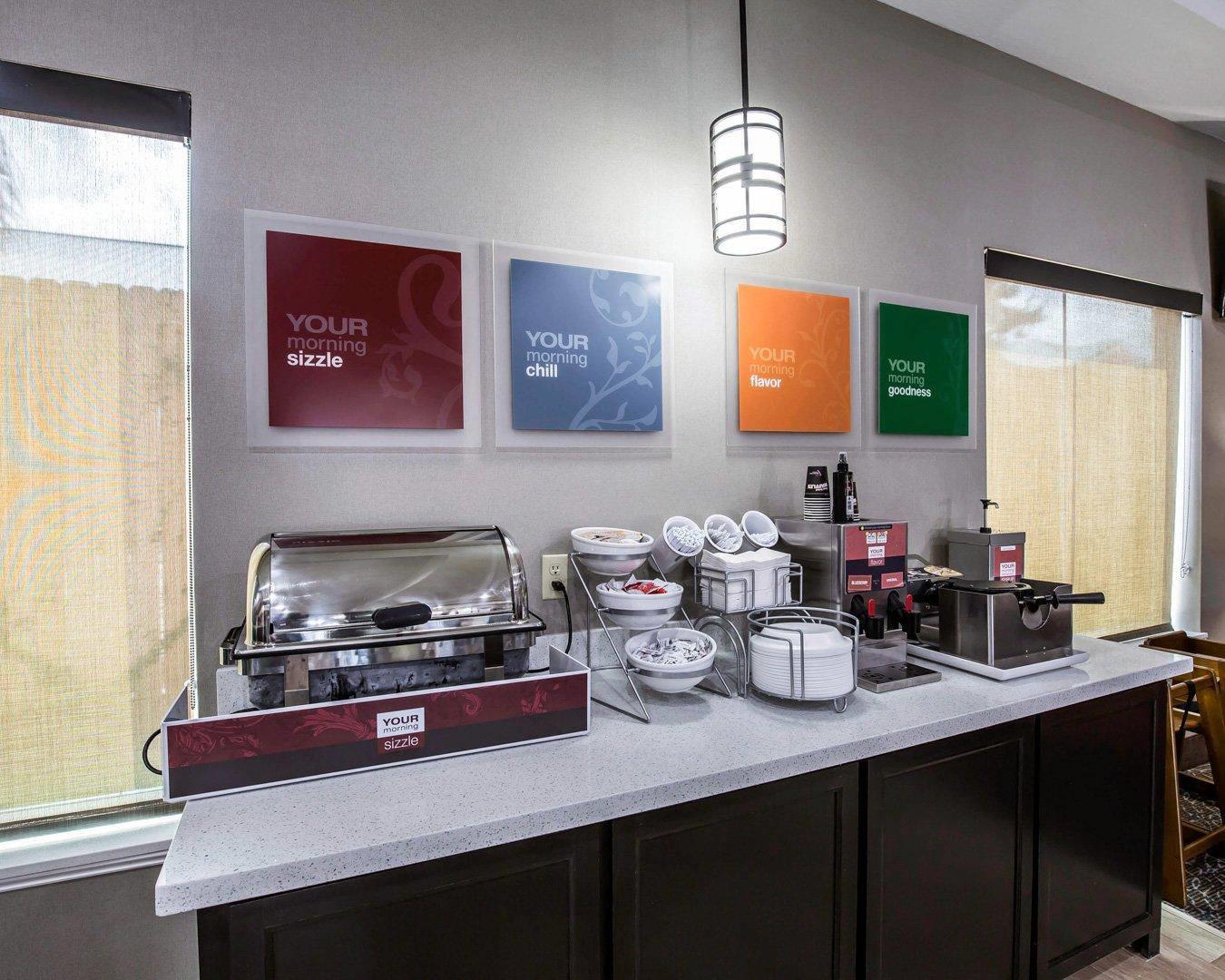 Breakfast area | Comfort Suites Northwest - Cy - Fair
