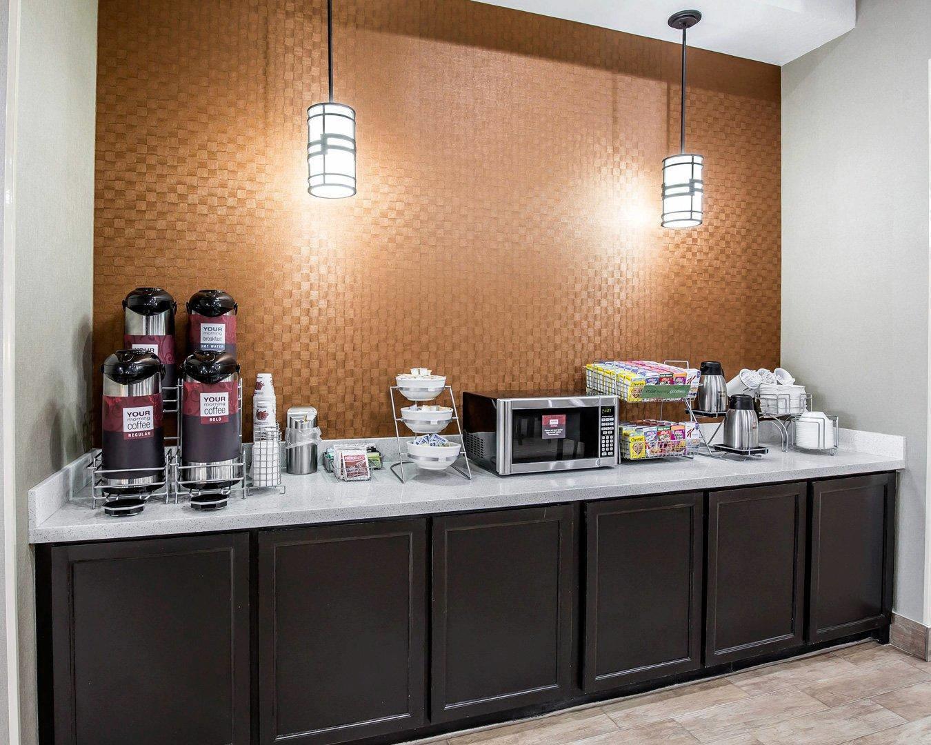Breakfast area | Comfort Suites Northwest - Cy - Fair