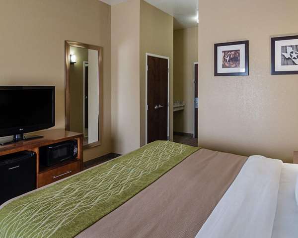  - Comfort Inn Midland - I-20, Exit 136