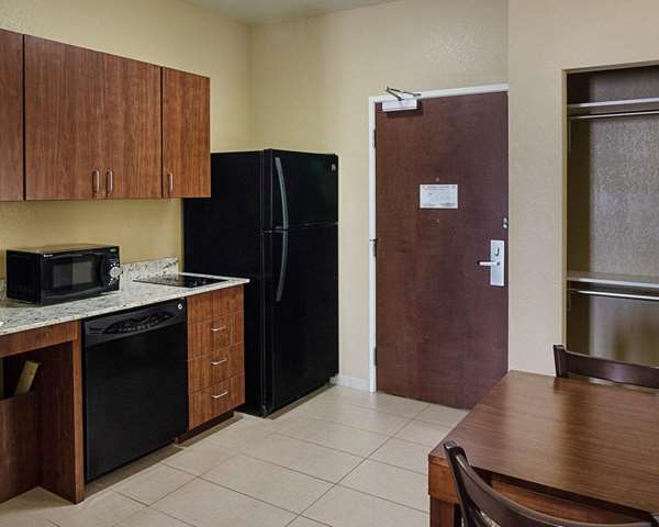 Suite - Comfort Inn Midland - I-20, Exit 136