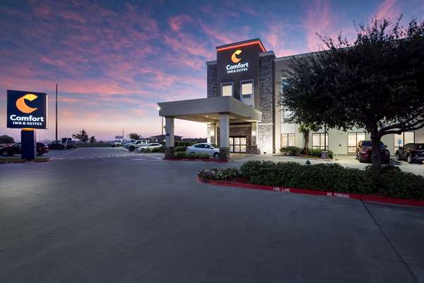 Exterior view - Comfort Inn & Suites Victoria