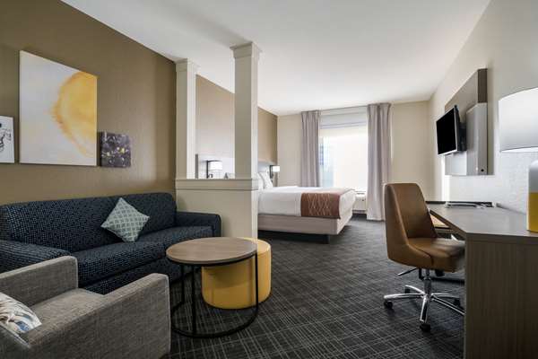 Suite - Comfort Inn & Suites Victoria
