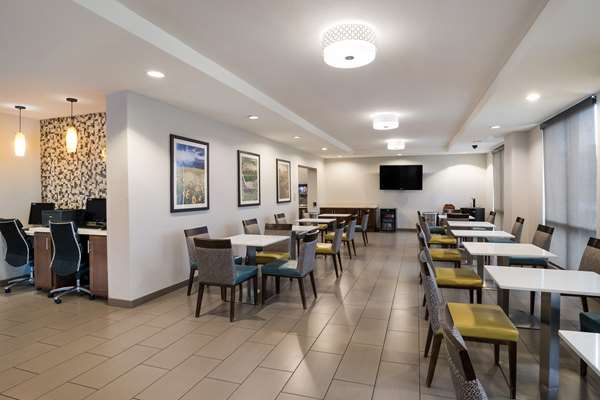 Amenities - Comfort Inn & Suites Victoria