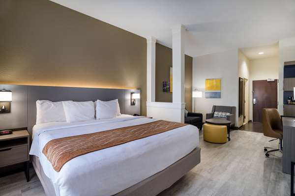 Suite - Comfort Inn & Suites Victoria