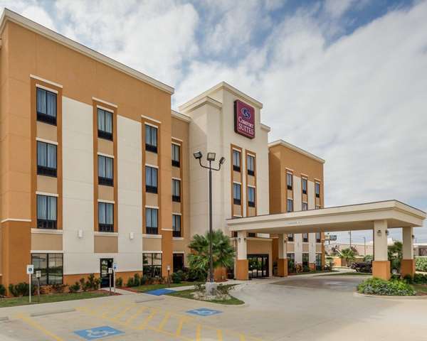 Exterior view - Comfort Suites Cotulla