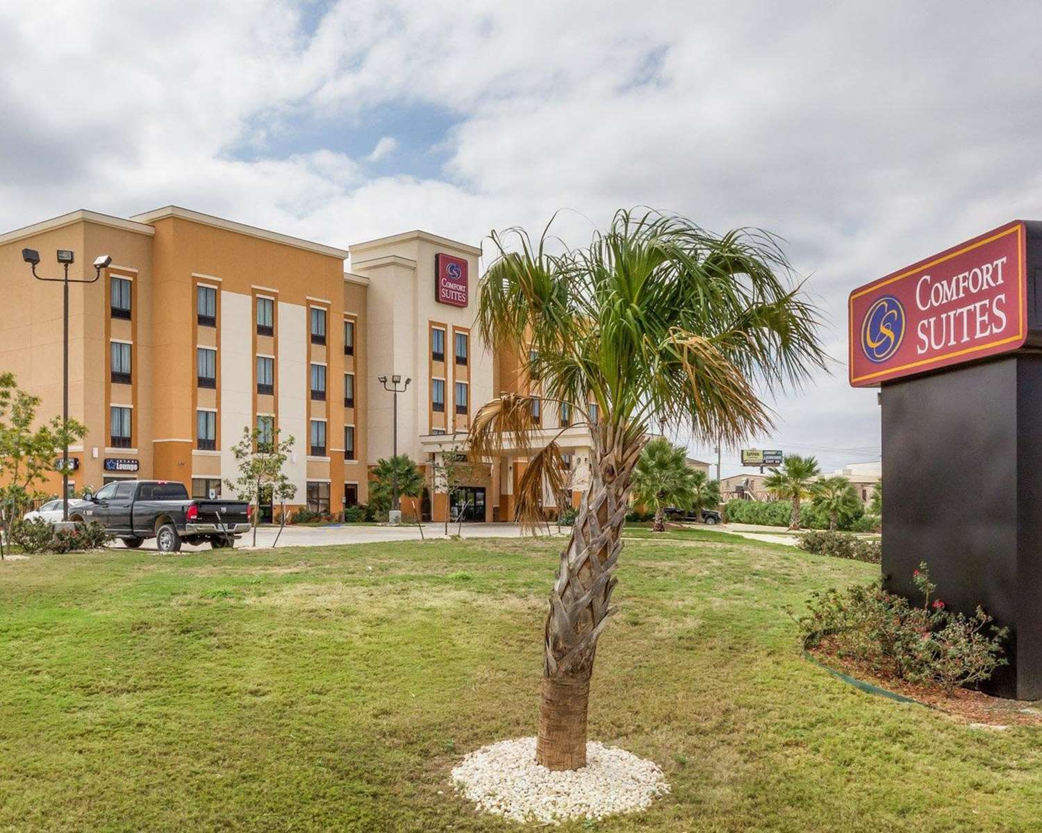 Comfort Suites Cotulla, TX See Discounts