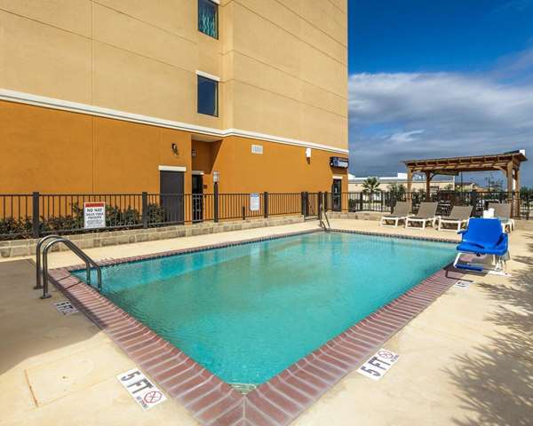 Pool - Comfort Suites Cotulla