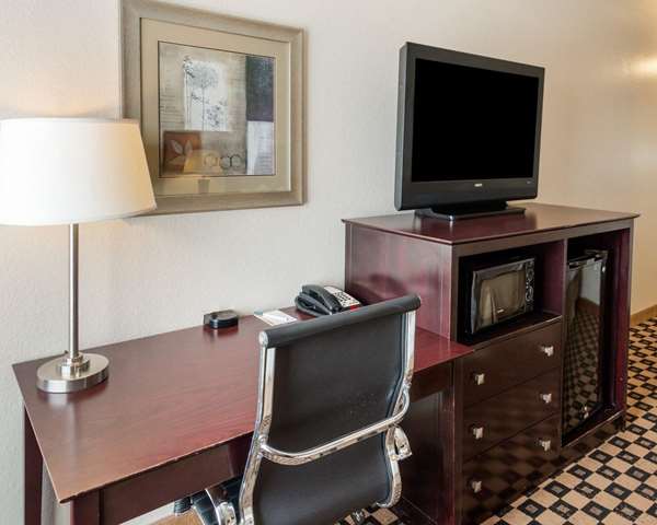  - Quality Inn & Suites Groesbeck