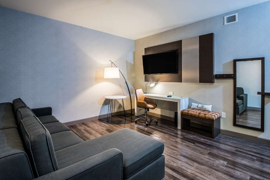 CAMBRIA HOTEL MCALLEN-guestroom-Guest Room,Suite,On-Site.jpg