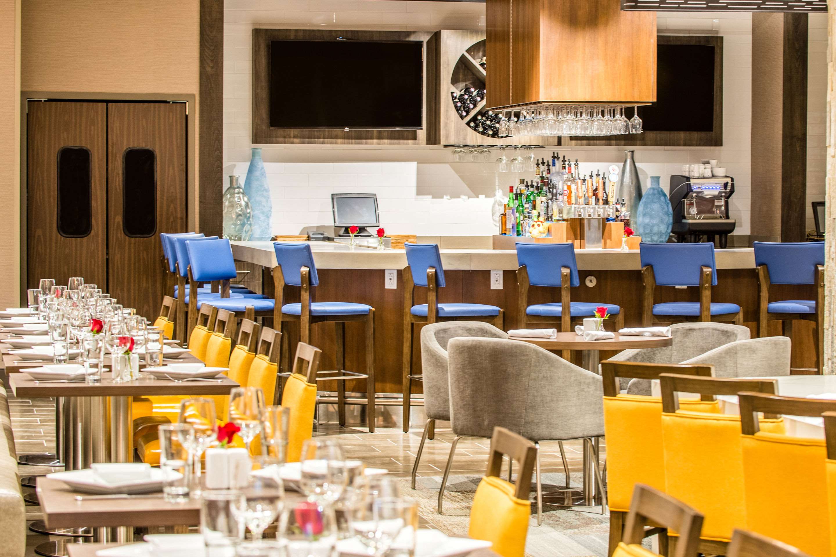 Hotel bar | Cambria Hotel McAllen Convention Center