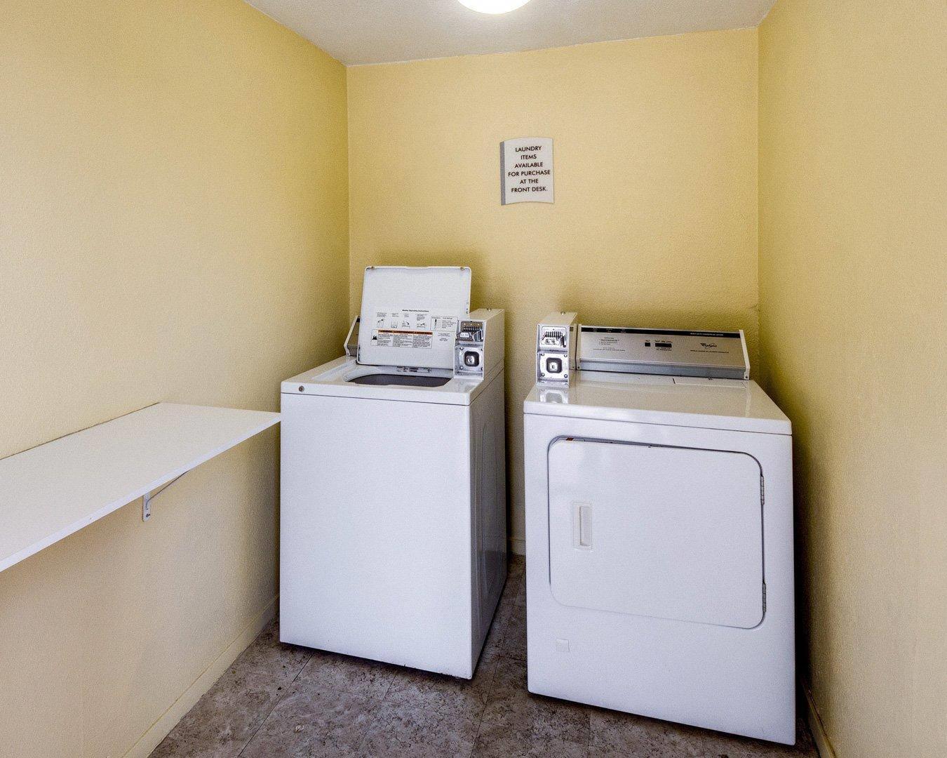 Guest laundry facilities | Econo Lodge Inn & Suites Eagle Pass